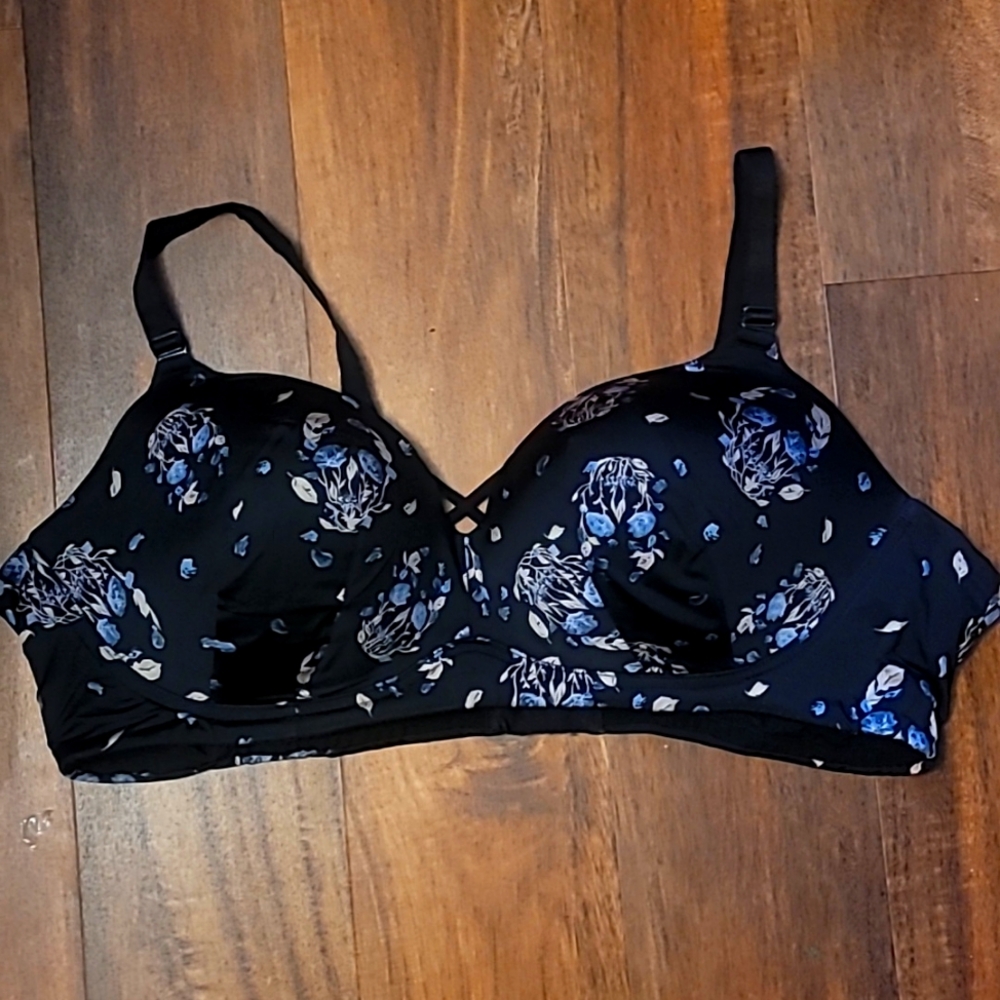 💖 Rare Torrid Floral Skull Wireless Push-Up Bra